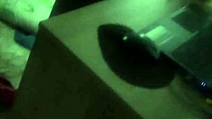 Amatørpar blir stygg på webcam: Kona nyter creampie og stor kuk