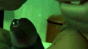 Čierny penis dostáva potešenie od indickej sekretárky v tomto videu