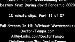 Destiny Cruz geeft dokter Tampa een blowjob terwijl hij in quarantaine wordt geplaatst in Florida